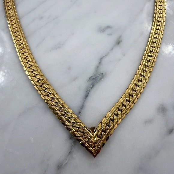 Napier Vintage Signed Gold Tone Collar Style Necklace Herringbone Excellent - Picture 2 of 3